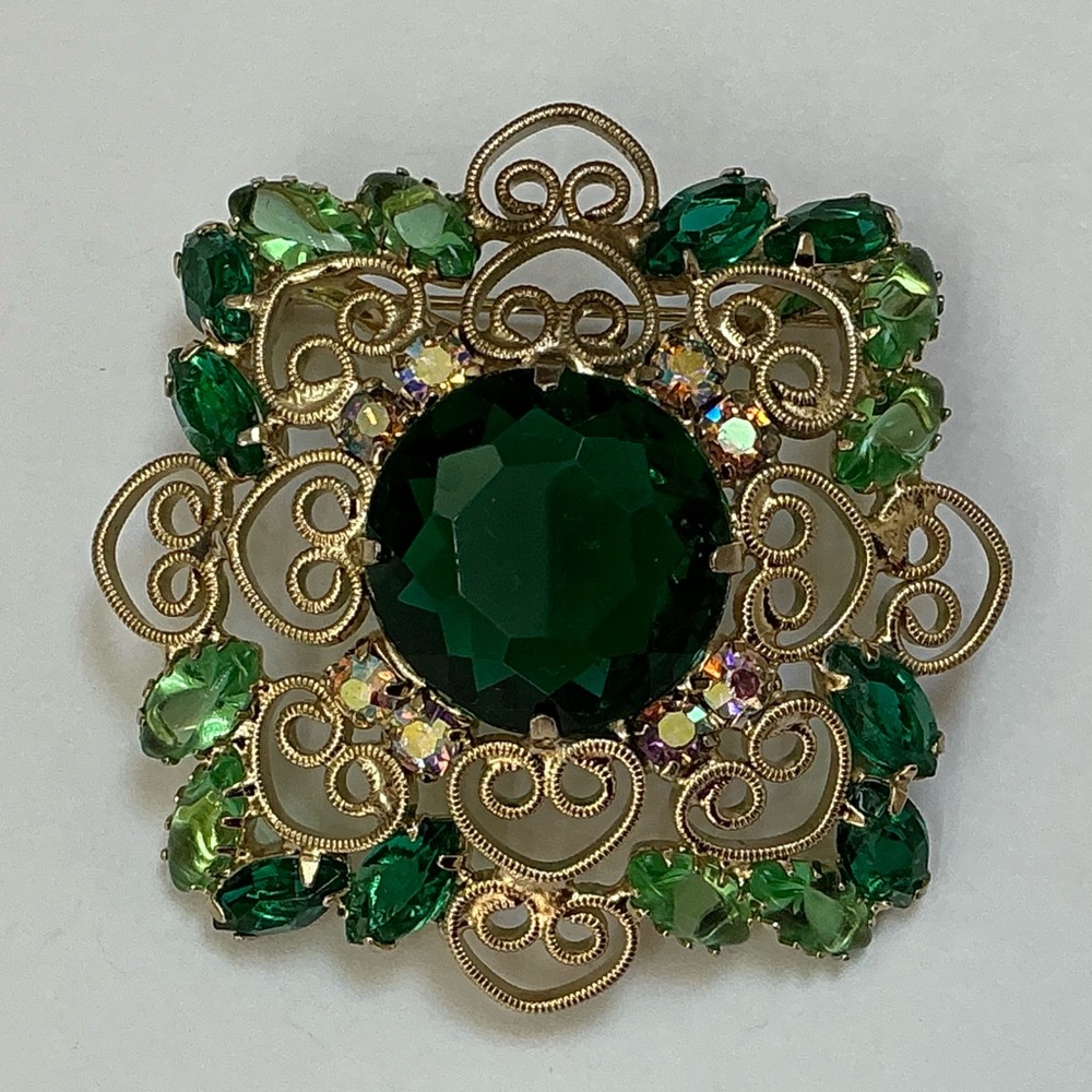 Vintage Green and Gold Brooch - Picture 2 of 7